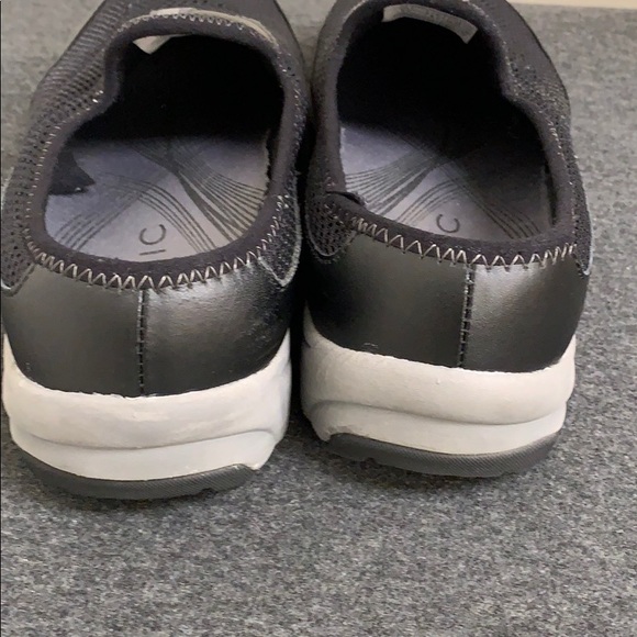 🚫SOLD🚫Vionic Black & Gray Slip Ons Size 8.5 - Picture 4 of 8